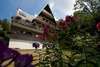 hotel_img