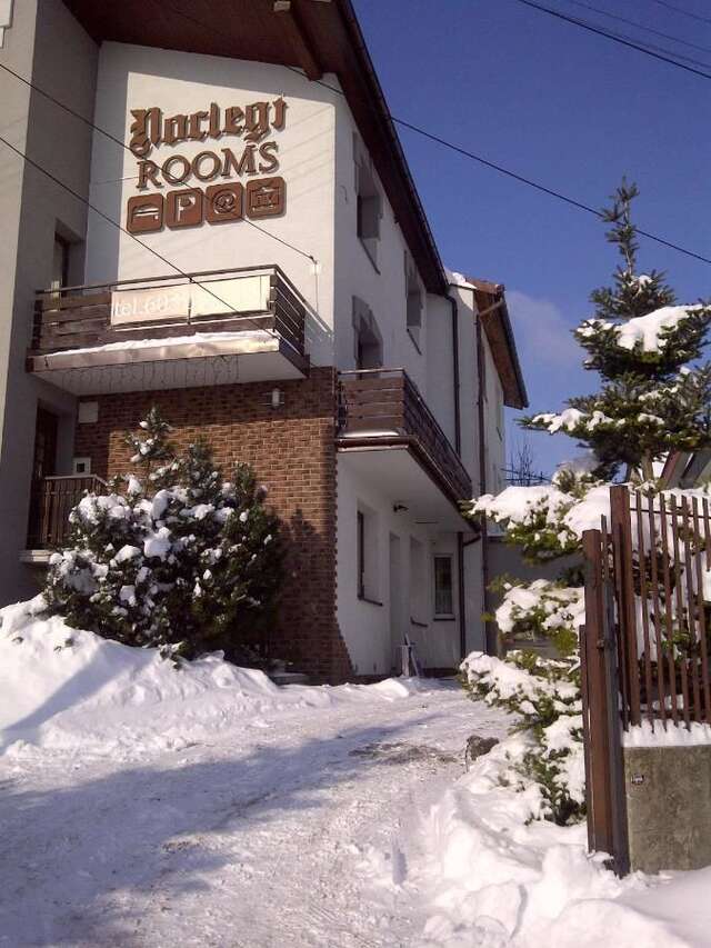 Хостелы Route 7 Rooms Мысленице-3